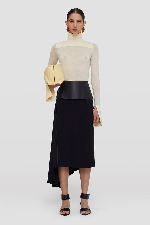 Long-sleeved sweater with off-gauge sleeve detailing